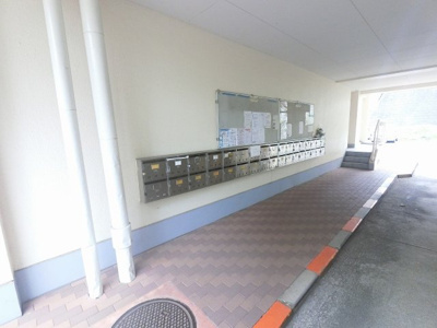 【エントランス】 | 青葉台マンションＢ棟 | 東急田園都市線「青葉台」駅徒歩6分！都心各所へのアクセス良好、通勤通学に適した立地となっております。