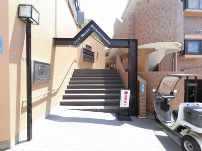 【エントランス】 | ライオンズマンション横浜南太田 | 京急本線「井土ヶ谷」駅徒歩7分！雨の日や帰宅時間が遅い方も安心です♪