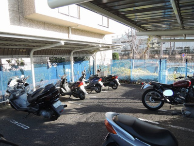 【その他共用部分】 | ローヤルシティ鴨居六番館 | バイク置場