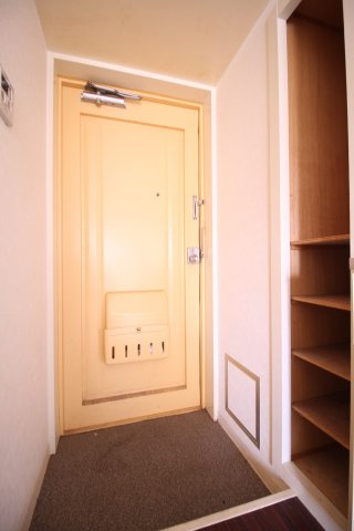 スカイコートの玄関