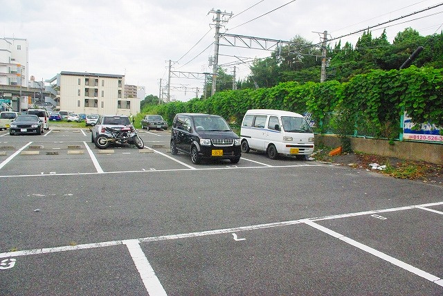 尾崎平城山駐車場の駐車場