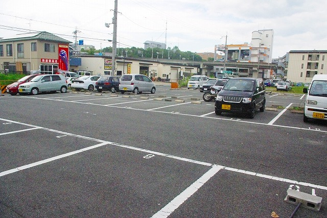 尾崎平城山駐車場の駐車場