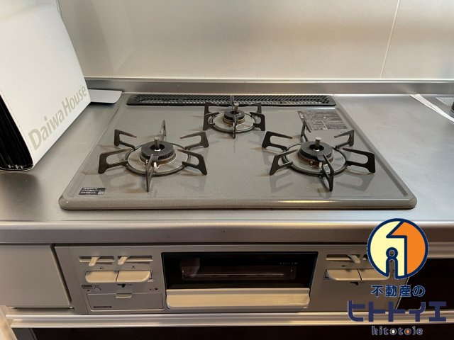 ラフレのキッチン|3口コンロです