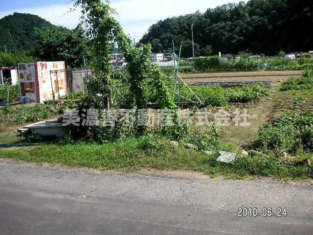 ３１０４８　岐阜市向加野土地の外観