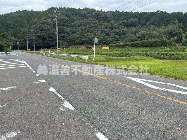 ４１９１４　岐阜市出屋敷土地の前面道路含む現地写真