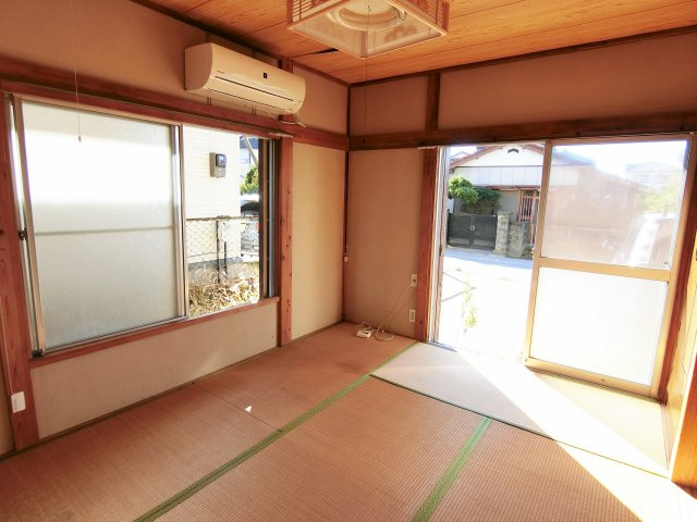 島貸家の居間・リビング