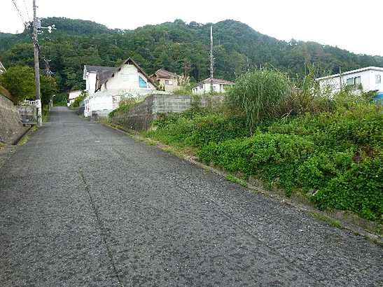 【前面道路含む現地写真】