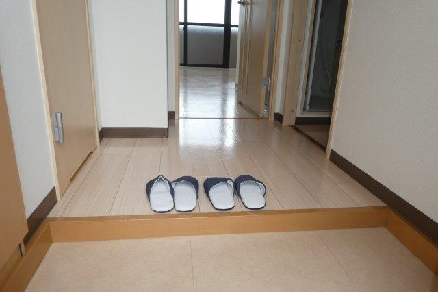 サンパレス幸町の玄関