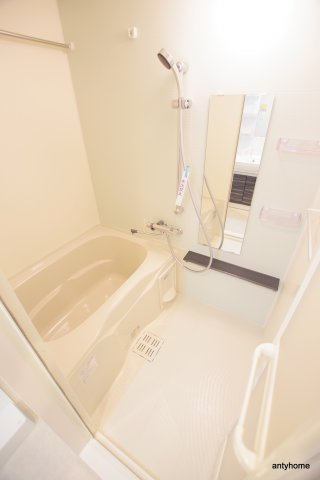 セオリー難波パレ　仲介手数料無料の浴室