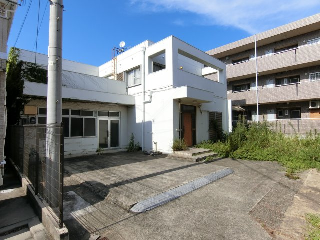 明石市林崎町3丁目 売土地の前面道路含む現地写真