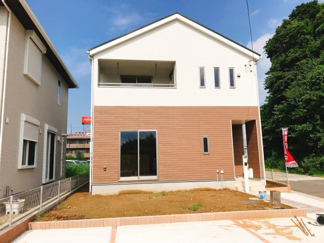 クレイドルガーデン　成田市土屋　第１１の外観|洗車がやり易い南側駐車場