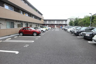 【駐車場】