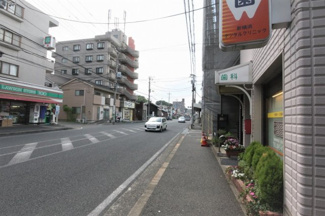 【周辺】 | 交通量の多い上麻生線沿い！視認性良好です！　