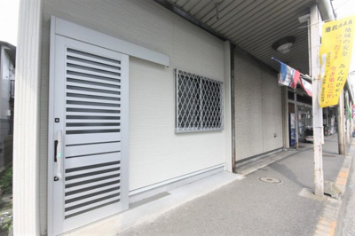 【外観】 | 小机商店街店舗 | 2019年8月　外装リニューアル済みです！