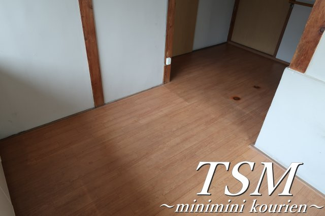 北中振２戸１貸家の居間・リビング|ＤＫは約５帖あります