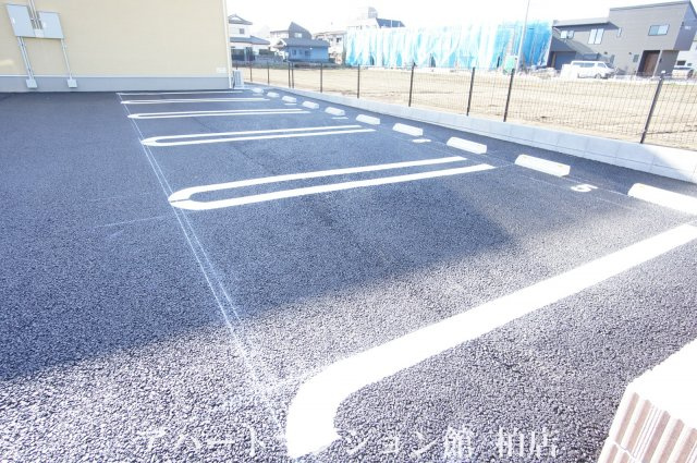 アストルムの駐車場