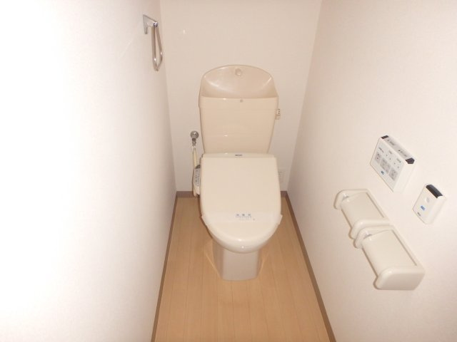 コンフォール日吉のトイレ|他のお部屋の参考写真となります。