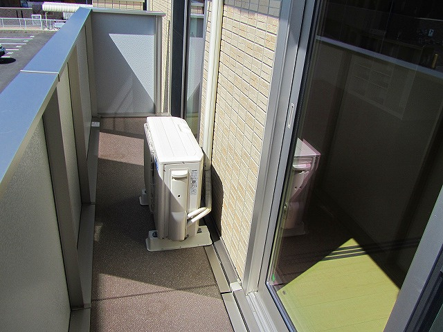 メゾンｅコート　Ａ棟のバルコニー|バルコニー付きです