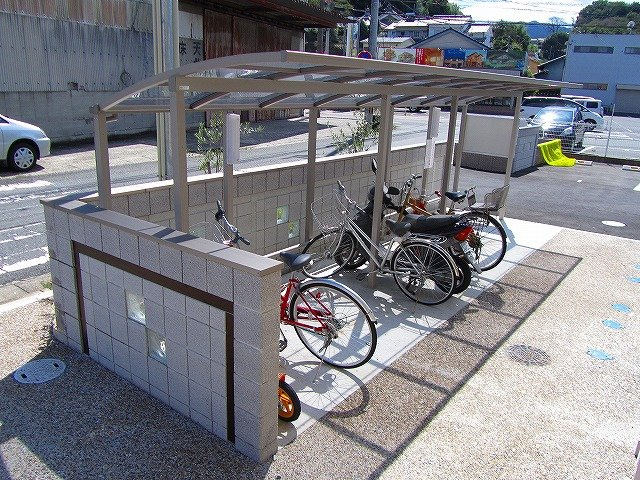 メゾンｅコート　Ａ棟のその他共用部分|自転車置き場です