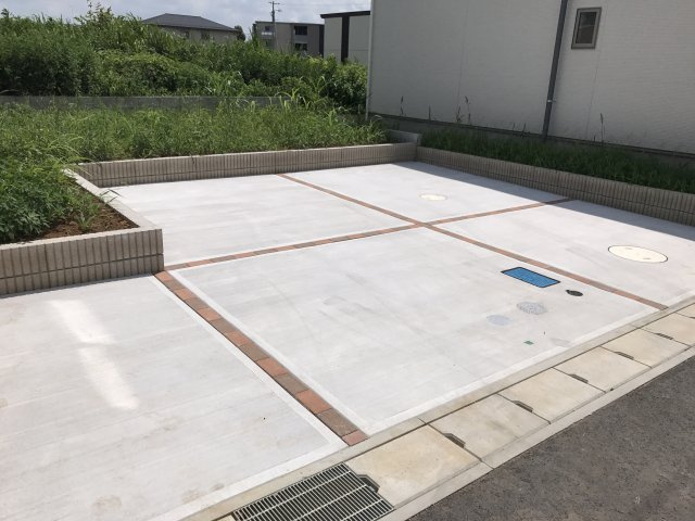 クレイドルガーデン成田市本城第１２の駐車場