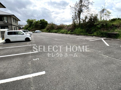 【駐車場】 | ミレニーＨＩＲＯ　Ｂ | 駐車場があるので、車を買う予定の方も安心です