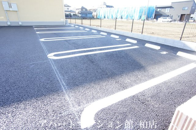 アストルムの駐車場