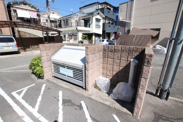 【その他共用部分】 | シャルムポポ | 敷地内ゴミ場