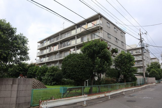 薬園台ハイツ　１階部分　角住戸