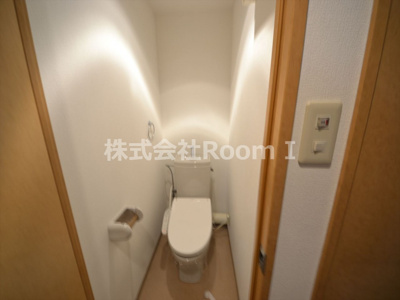 【トイレ】 | レジディア天神橋 | 落ち着いた色調のトイレです