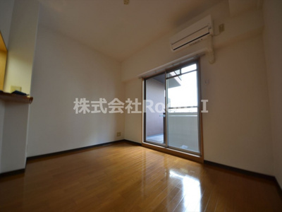 【居間・リビング】 | レジディア天神橋 | ゆったり過ごせるリビングです