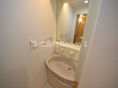 【洗面所】 | レジディア天神橋 | スペースが確保できる洗面所です