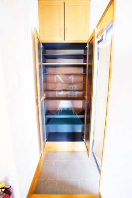 【玄関】 | 五百羅漢アパートメント | 玄関