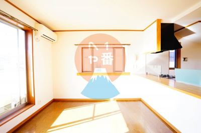 【居間・リビング】 | 五百羅漢アパートメント | LDK12帖のお部屋