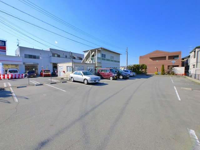 フォレスト・ヴィラの駐車場|カースペースがあります