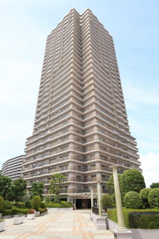 アクロシティタワーズの外観