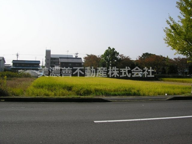 ３５３３９　岐阜市柳津町高桑土地