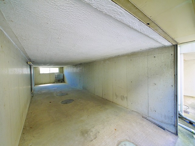 廣畑邸一戸建ての駐車場|カースペースがあります