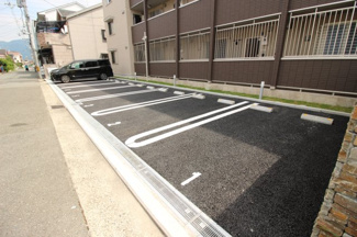 【駐車場】