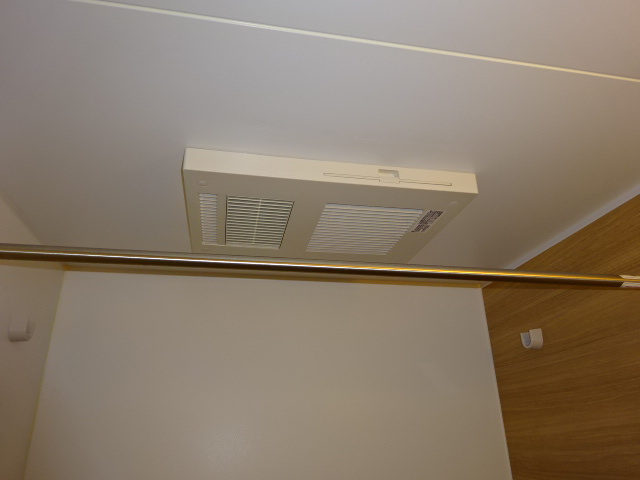 ミルキーウェイ酒津の浴室|浴室乾燥機