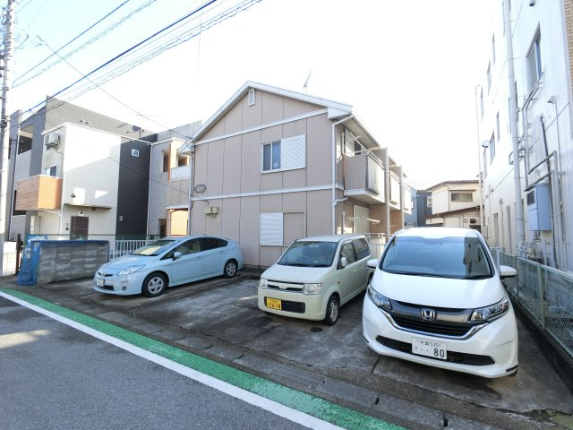 【外観】 | 2階部分・洋室8帖の1Kアパートです