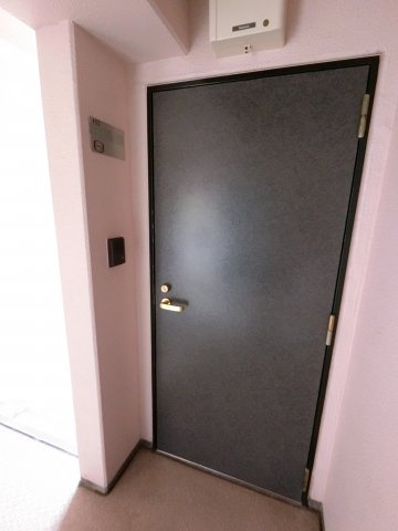 【玄関】 | 405玄関外、内廊下で安心です