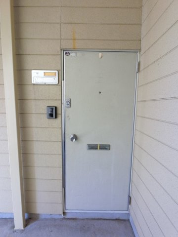 【玄関】 | 鍵はダブルロックです