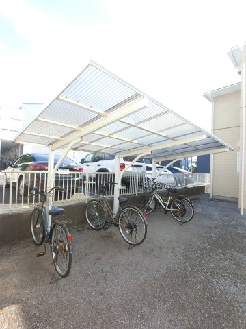 【その他共用部分】 | 屋根付きの駐輪スペースです