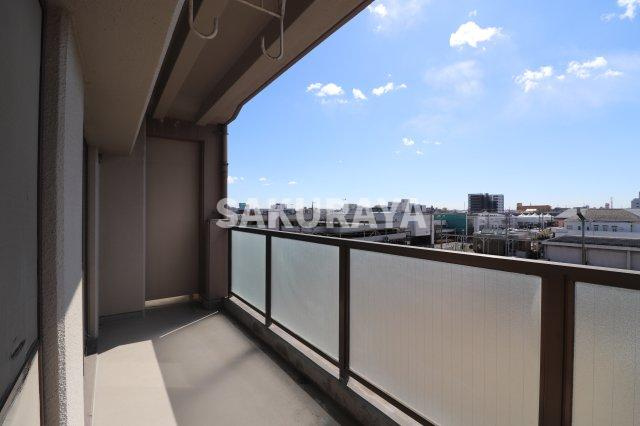 高雄ハイツのバルコニー|2025年撮影。現況と異なる場合がございます。