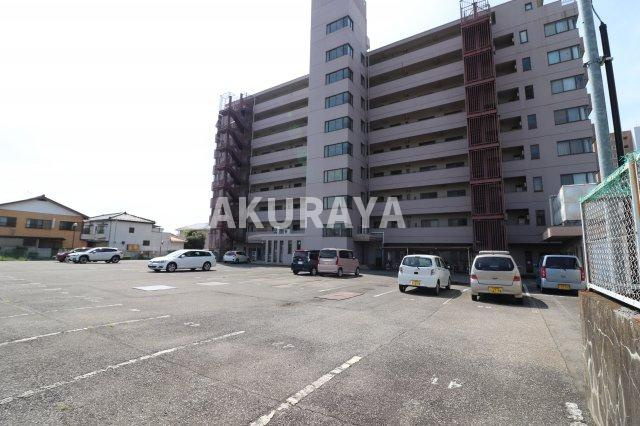 高雄ハイツの駐車場