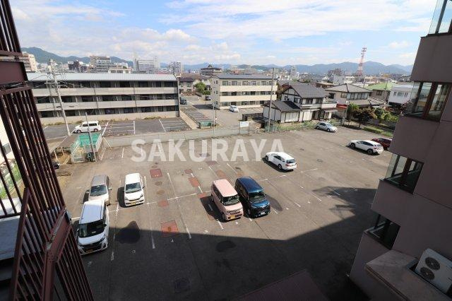 高雄ハイツの駐車場