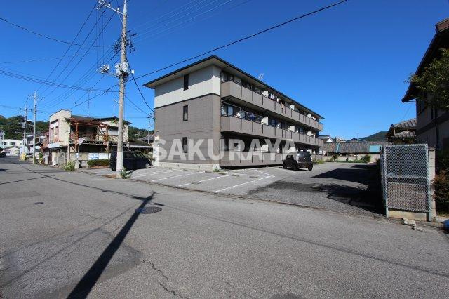 セピアコートの周辺