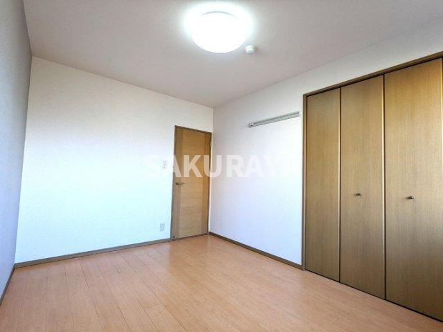 セピアコートの洋室