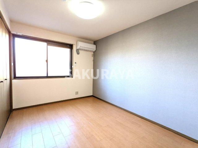 セピアコートの洋室