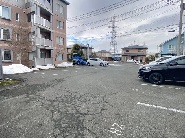 リ・ポーズ21　A棟の駐車場